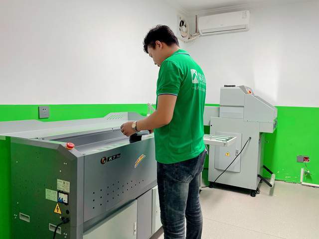 开云体育 kaiyun.com 官网入口广告店必备的设备有哪些？(图4)