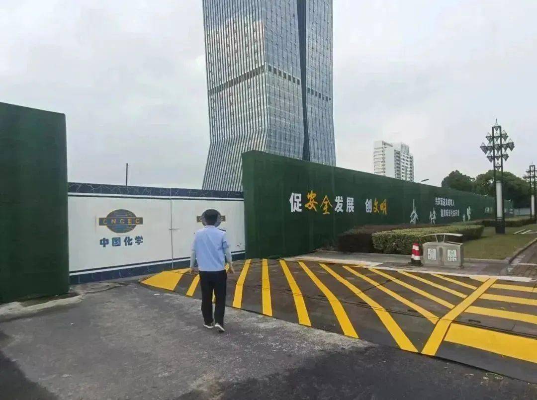 Kaiyun 开云体育【区域深耕】除隐患提颜值户外广告整治在行动！(图6)