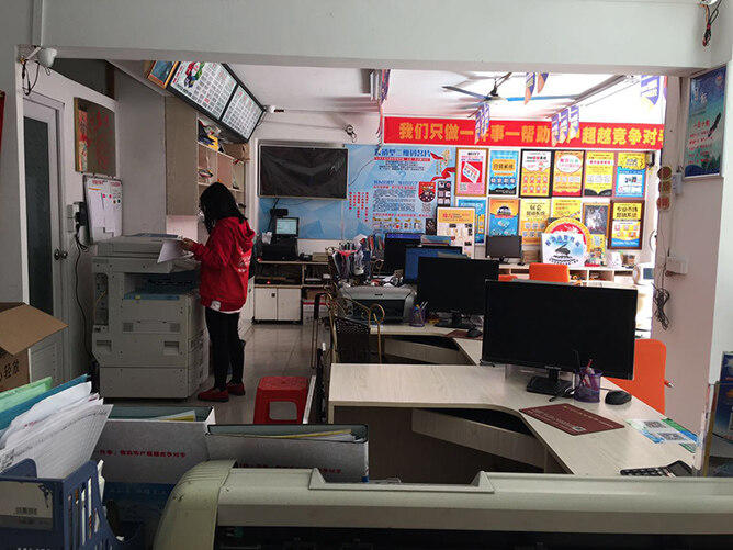 准备开一家图开云体育 开云平台文广告店想要购买设备但却不知道怎么选？(图2)
