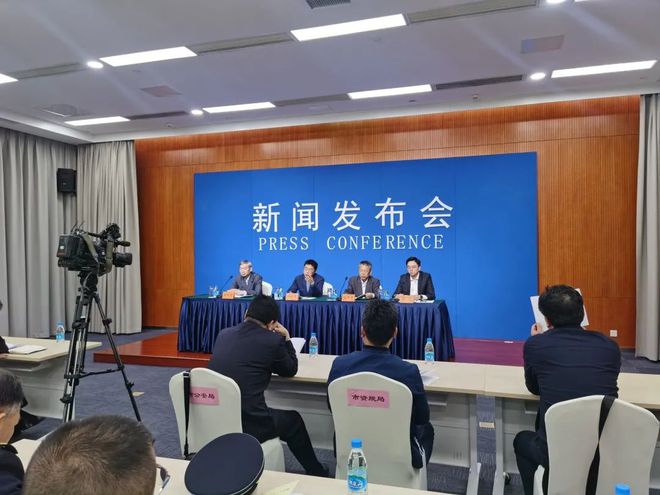 开云体育 开云官网5月1日施行！苏州市户外广告设施“新法”出台！(图2)
